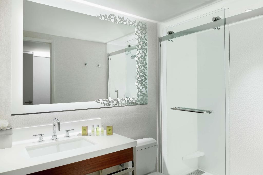 DoubleTree Suites by Hilton Hotel Phoenix