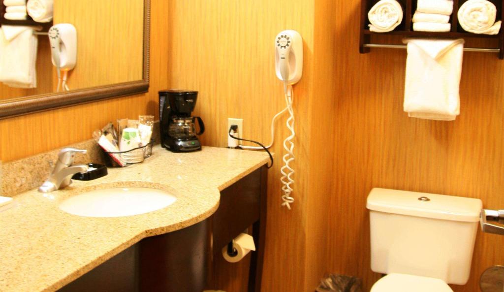 Hampton Inn Louisville I-65 @ Brooks Rd.