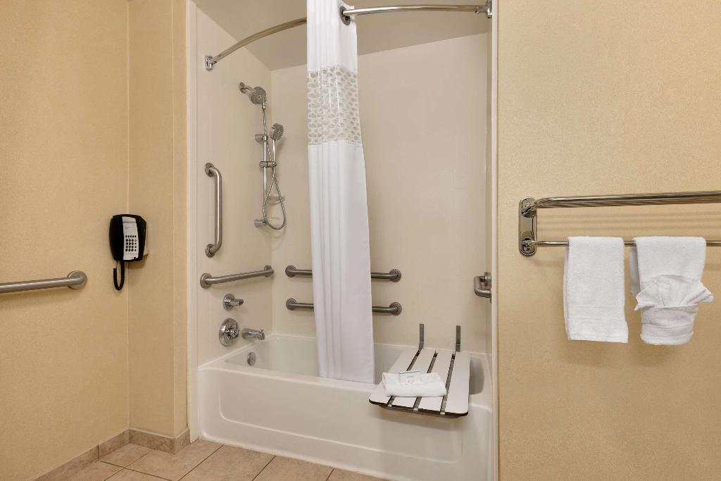 Hampton Inn & Suites Mahwah