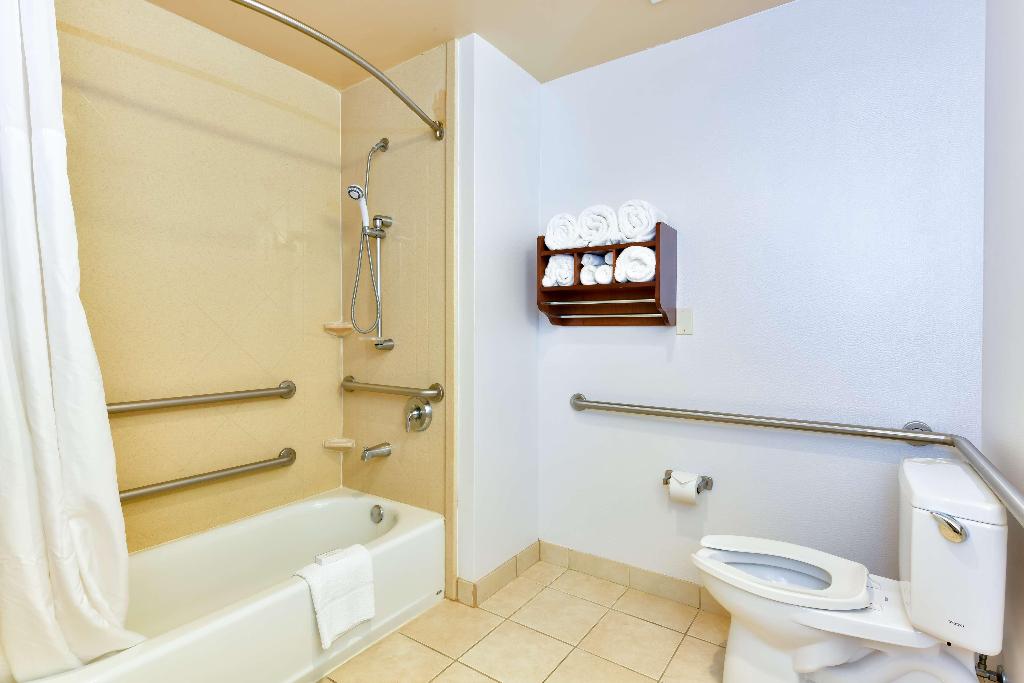 Hampton Inn & Suites Pittsburg, CA