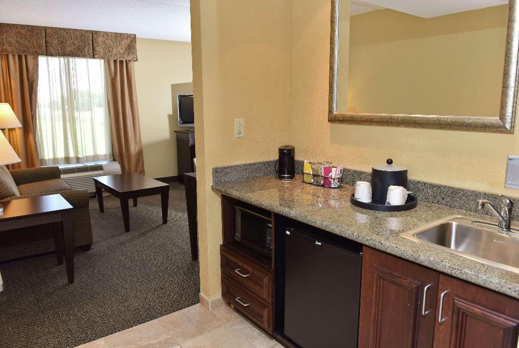 Hampton Inn & Suites Alexandria