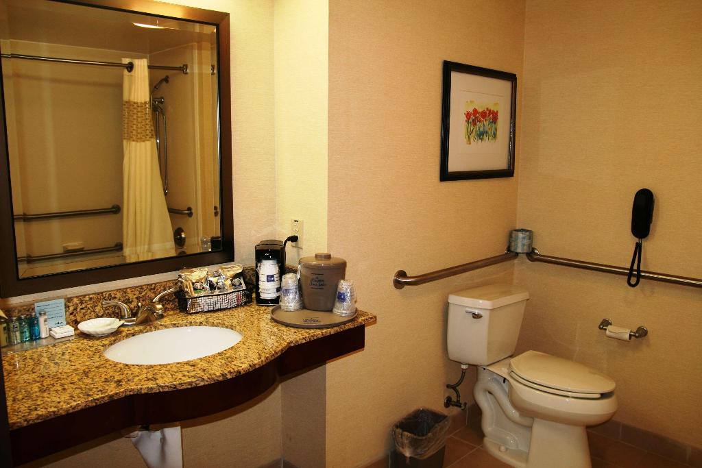 Hampton Inn & Suites Lancaster