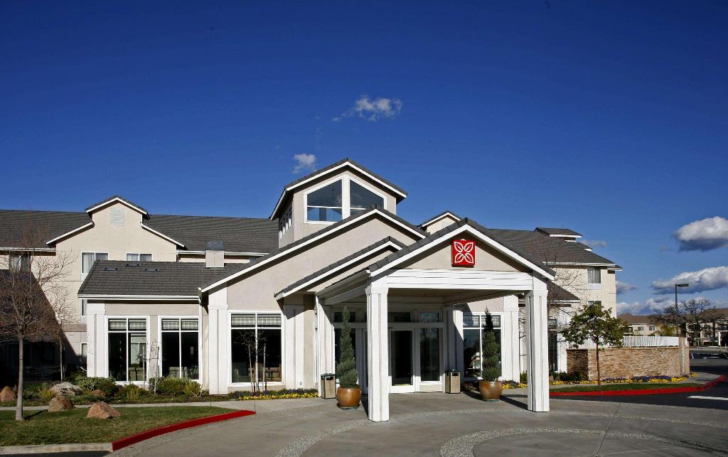 HILTON GARDEN INN ROSEVILLE - Roseville CA 1951 Taylor Rd. 95661