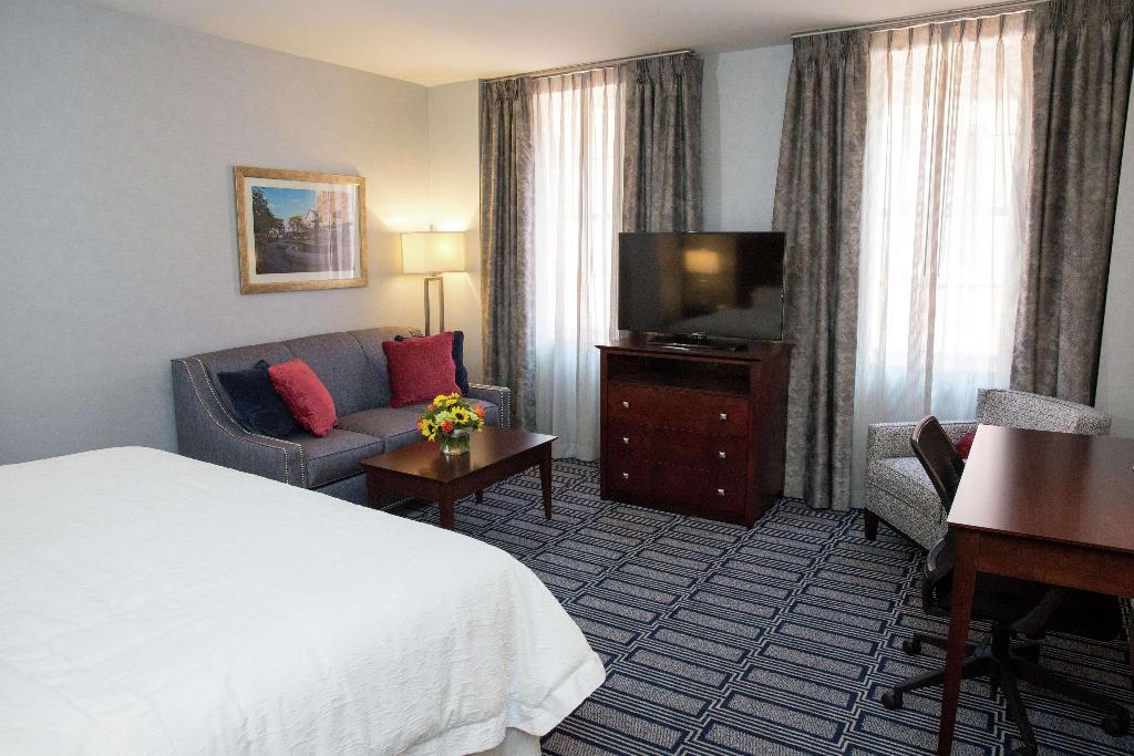 Hampton Inn & Suites Providence Downtown