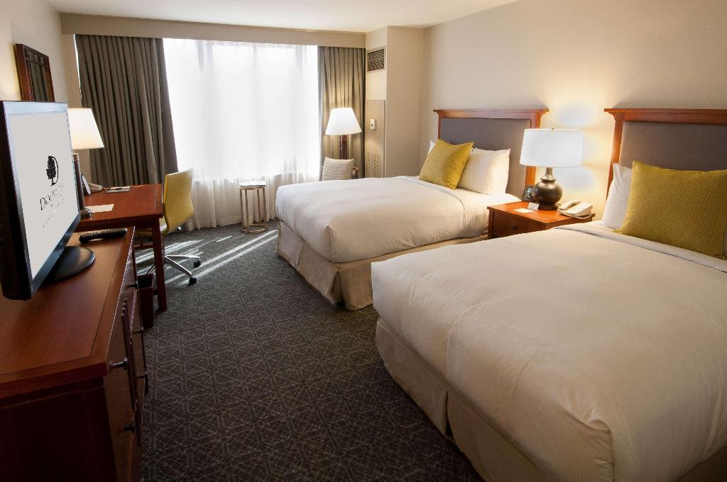 DoubleTree by Hilton Chicago - Oak Brook
