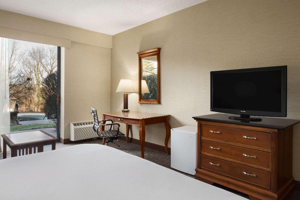 DoubleTree by Hilton Somerset Hotel & Conf Ctr