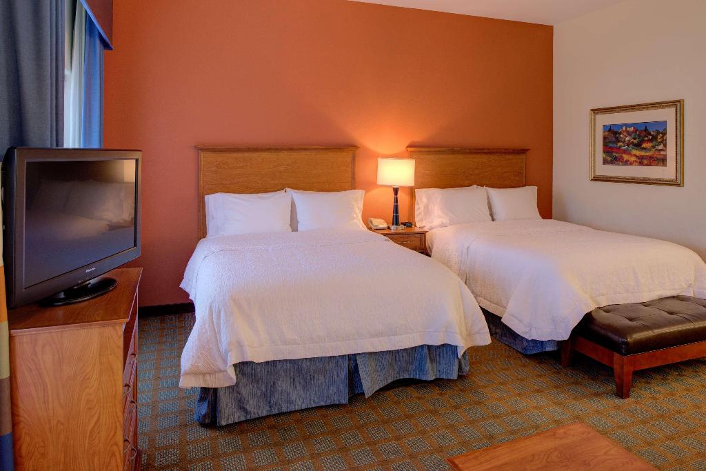 Hampton Inn & Suites Ontario