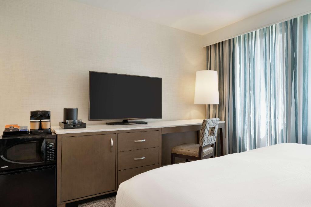 Embassy Suites Philadelphia Valley Forge