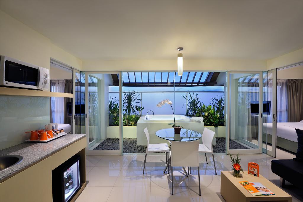 Harris Hotel & Residences Sunset Road