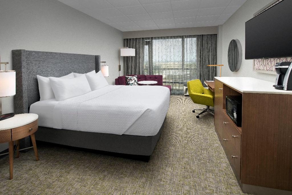 Crowne Plaza San Antonio Airport an IHG Hotel