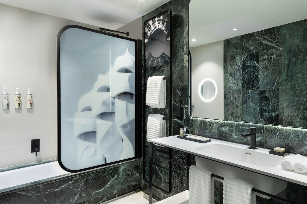 Renaissance Barcelona Hotel photo 101