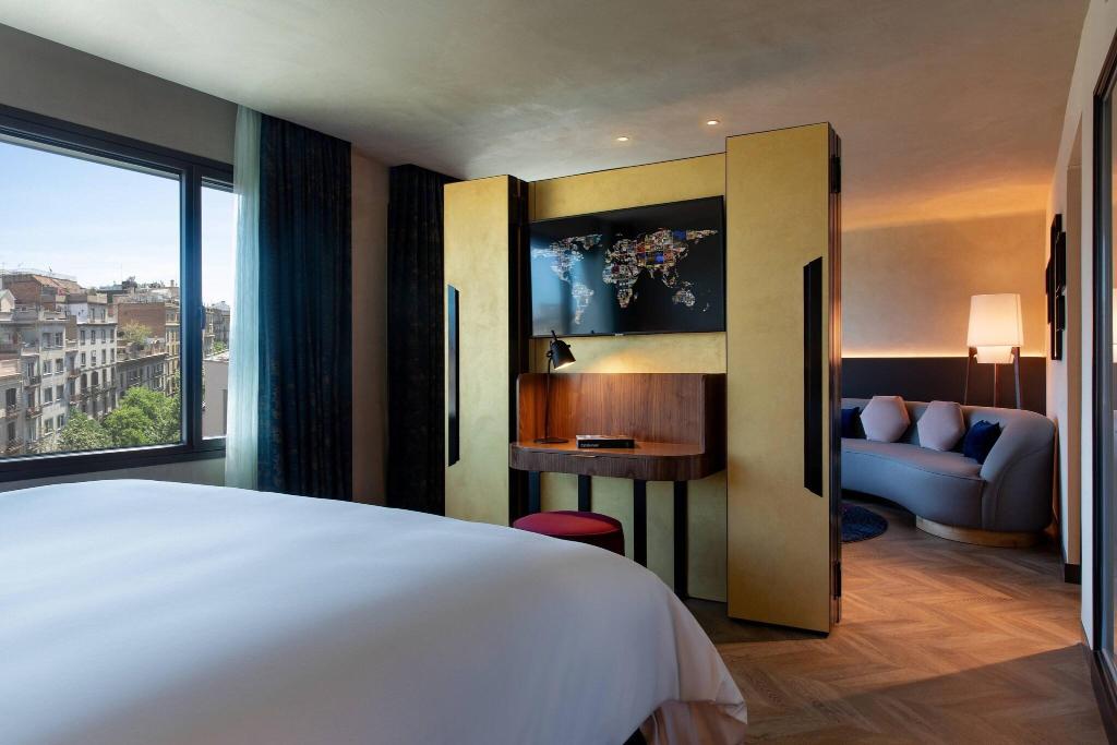 Renaissance Barcelona Hotel photo 55