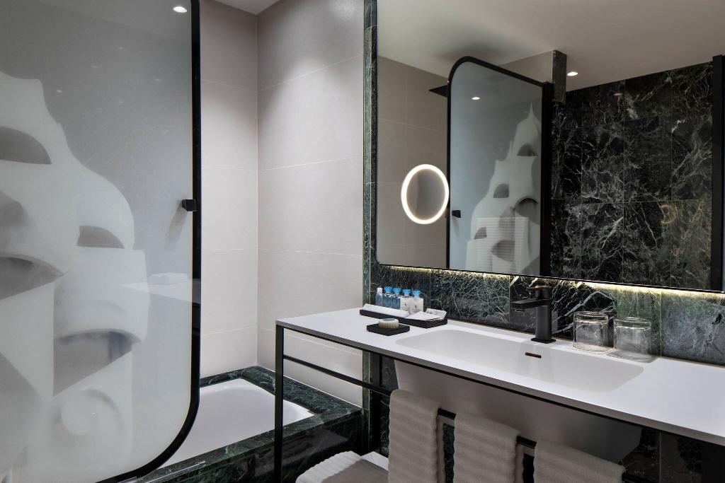 Renaissance Barcelona Hotel photo 131