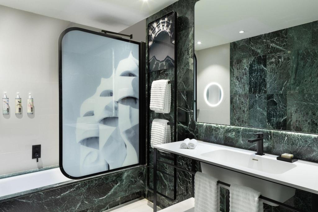 Renaissance Barcelona Hotel photo 138