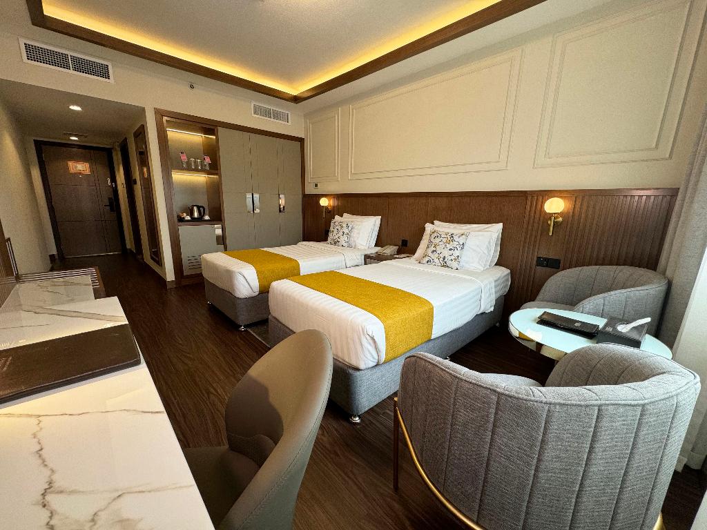 Fortune Plaza hotel llc