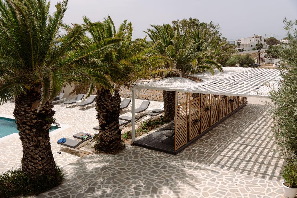 Pnoi Hotel