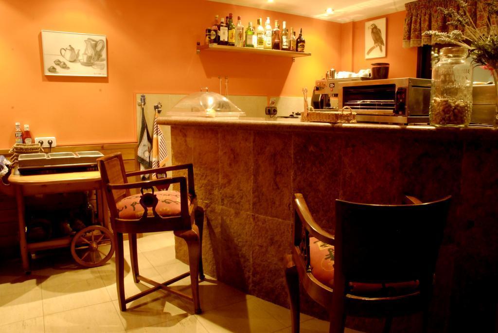 Petit Hotel - General view