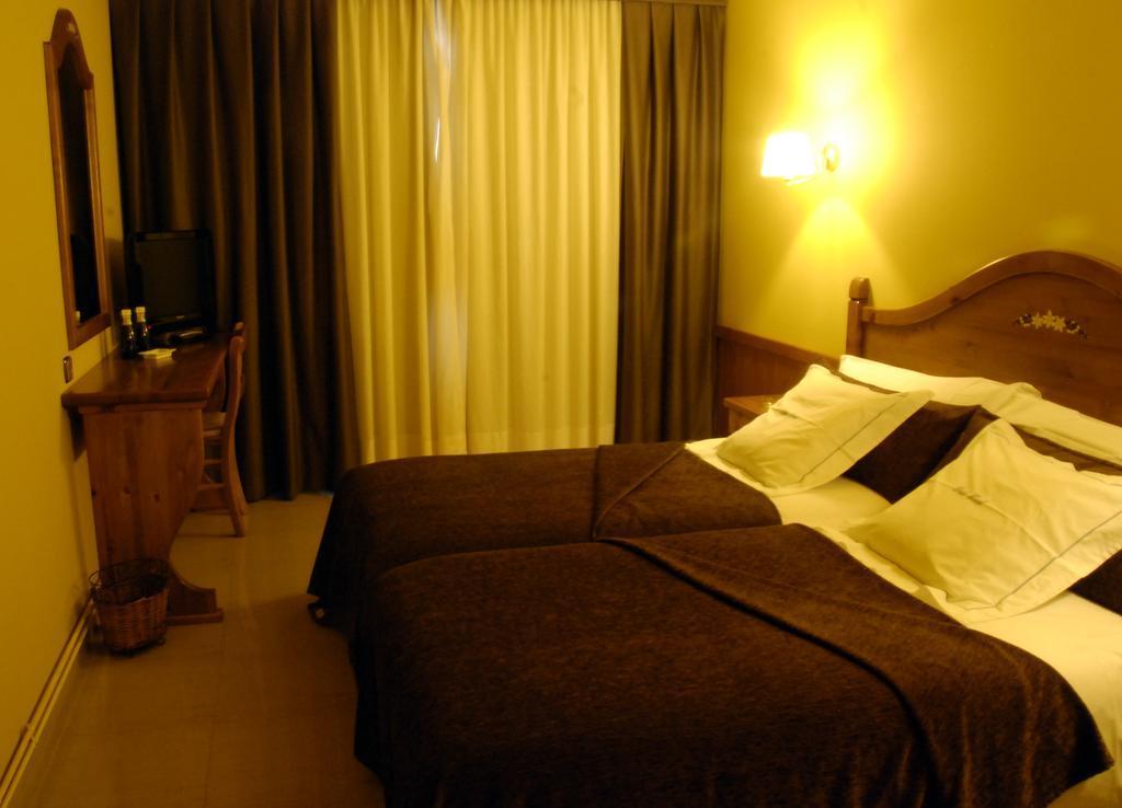 Petit Hotel - General view