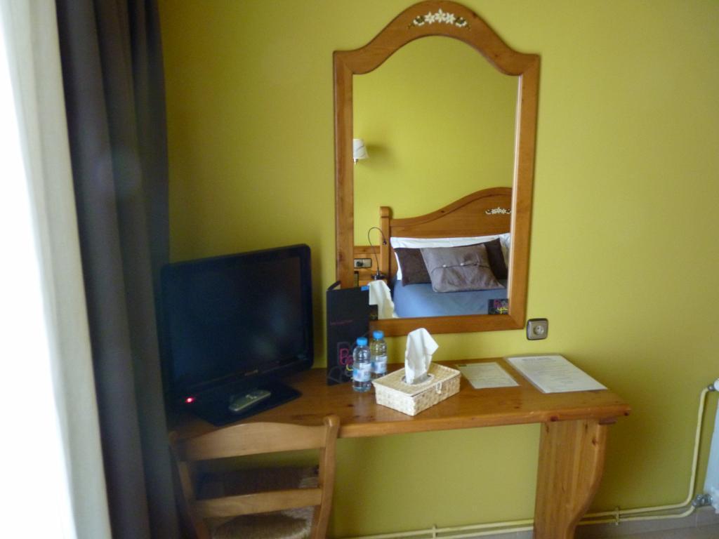 Petit Hotel - General view