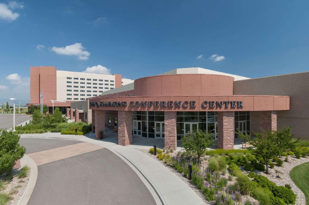 EMBASSY SUITES BY HILTON® LOVELAND HOTEL CONFERENCE CENTER & SPA