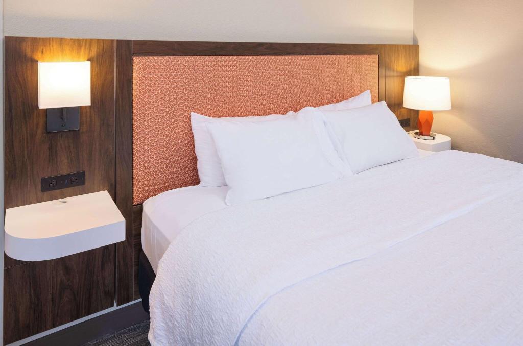 Hampton Inn Fairmont