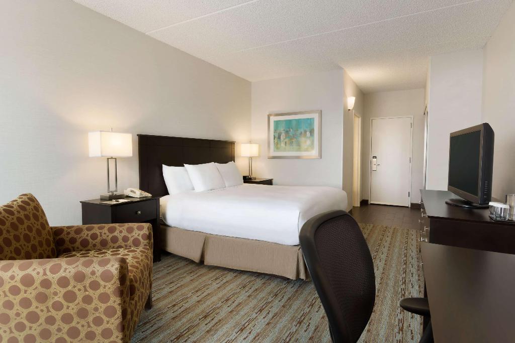DoubleTree by Hilton Hotel Hartford - Bradley