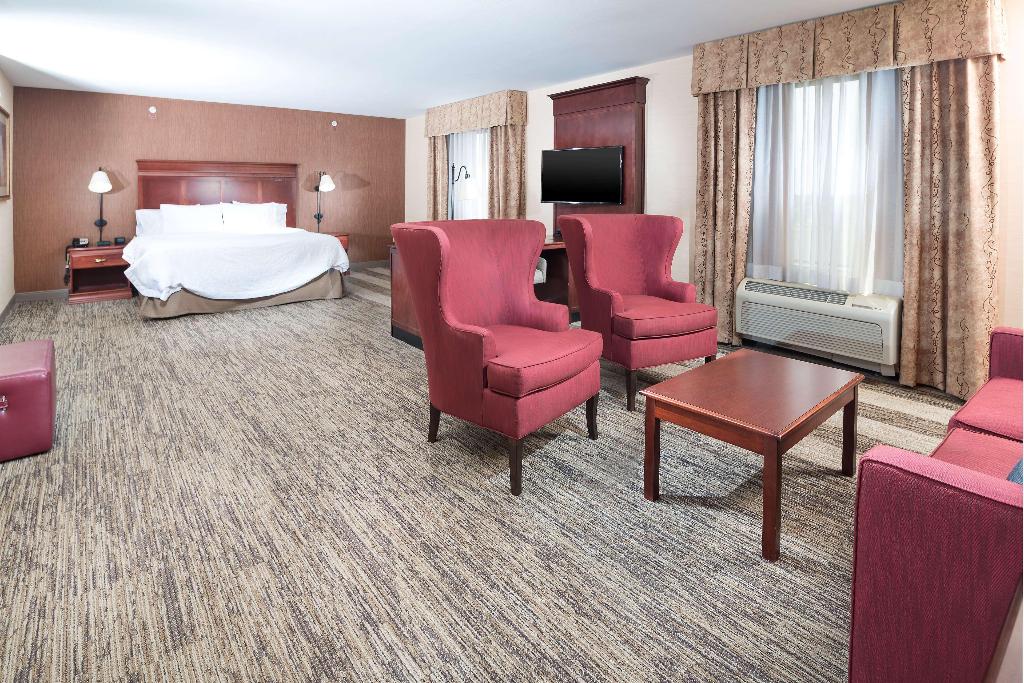 Hampton Inn & Suites Greensburg