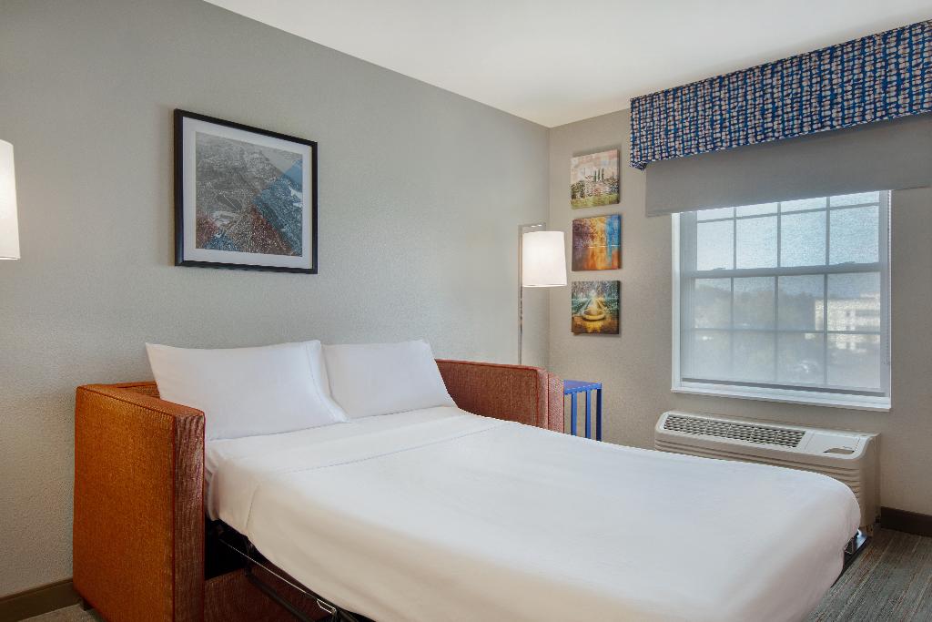 Hampton Inn & Suites Yonkers
