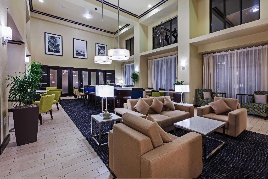 Hampton Inn & Suites Lake Jackson-Clute