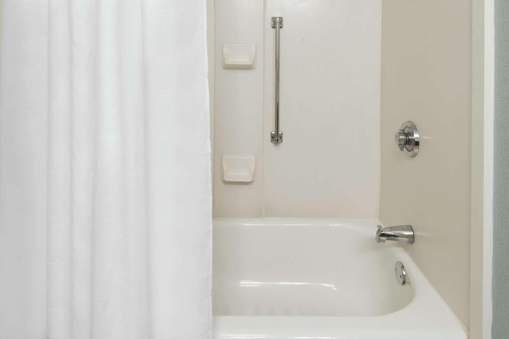 Hampton Inn Hartford/Airport