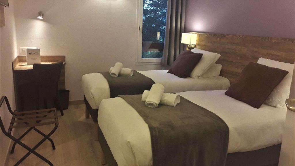 Brit Hotel Confort Pau Lons