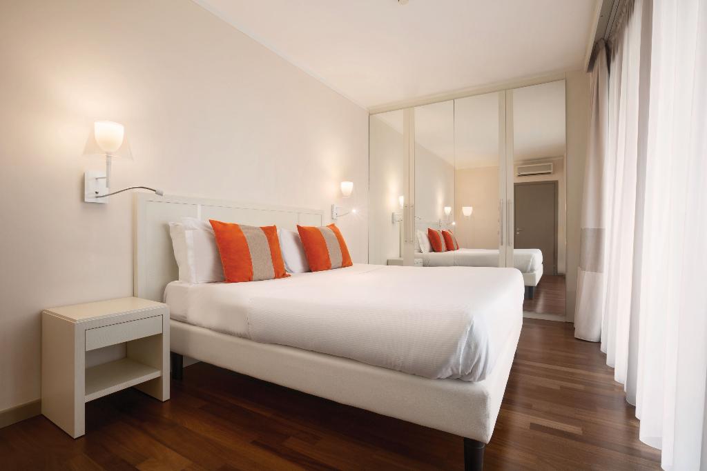 Ramada Plaza by Wyndham Milano photo 56