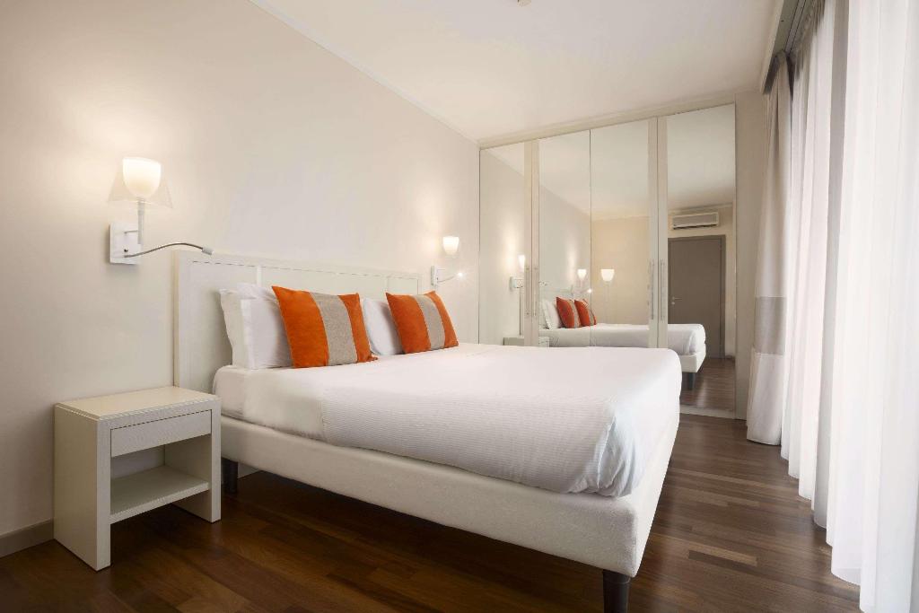 Ramada Plaza by Wyndham Milano photo 57
