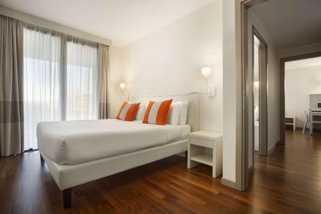Ramada Plaza by Wyndham Milano photo 48