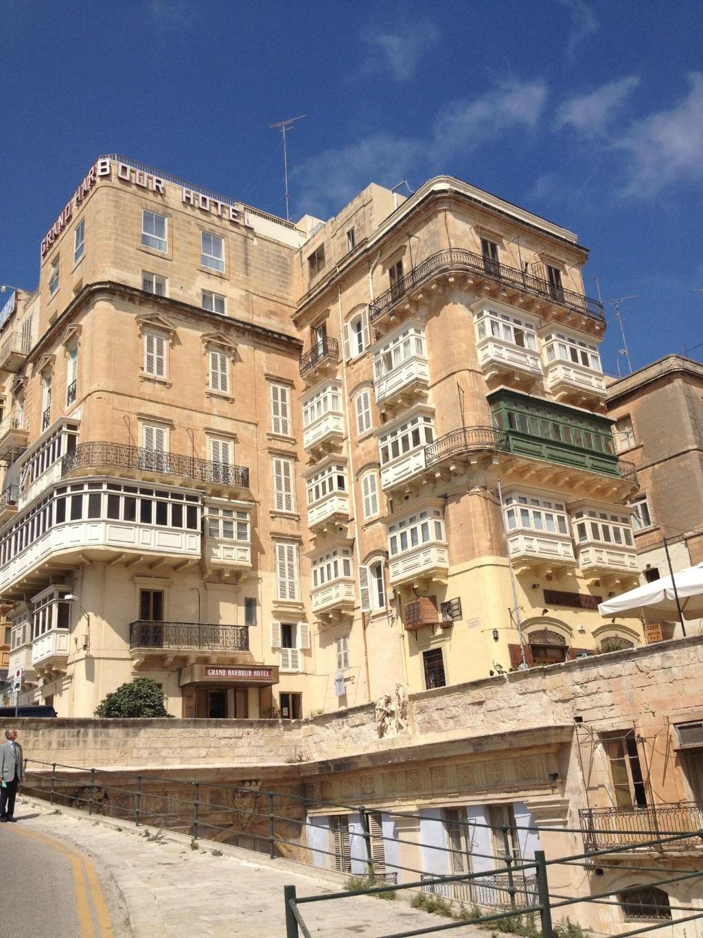 Grand Harbour Hotel — property photo 1
