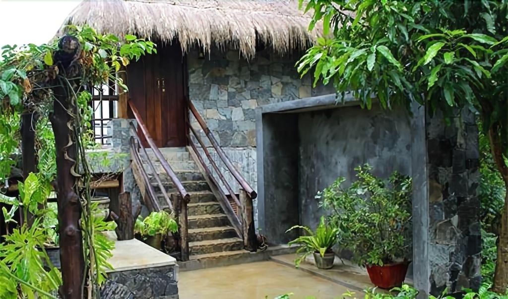 98 Acres Resort & Spa