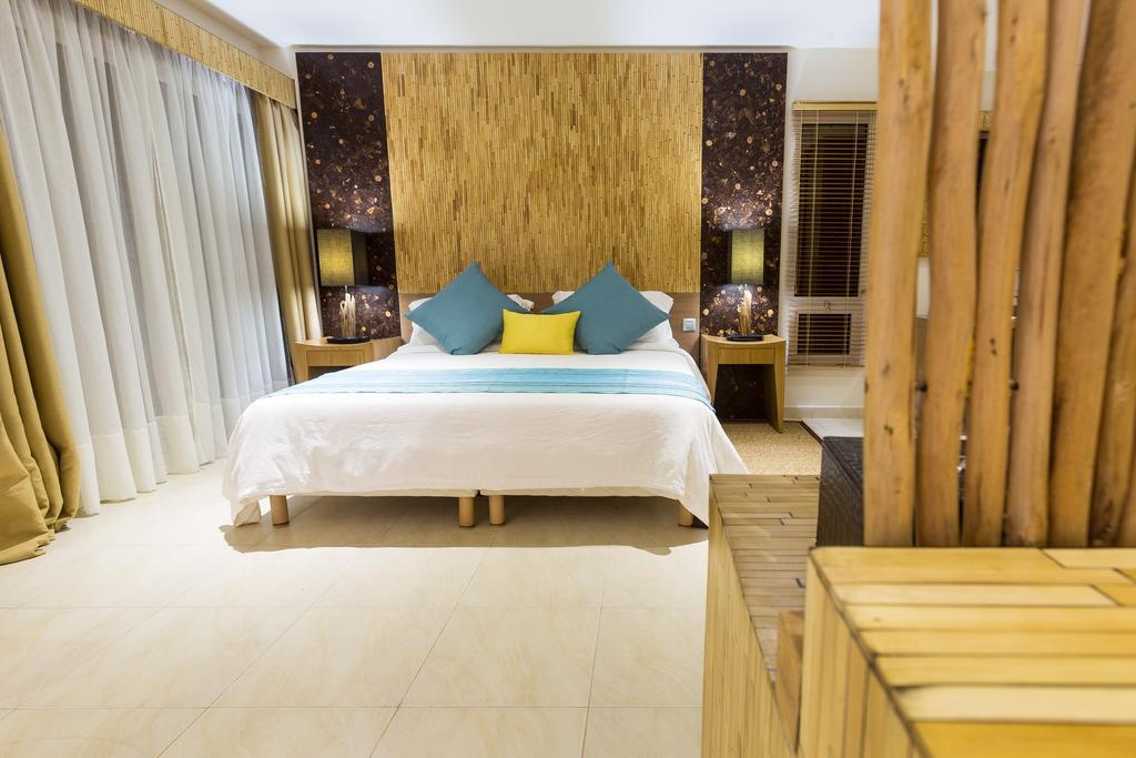Calypso Hotel
