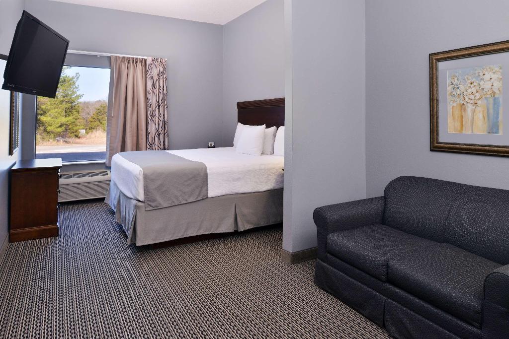 Best Western Plus Two Rivers Hotel & Suites