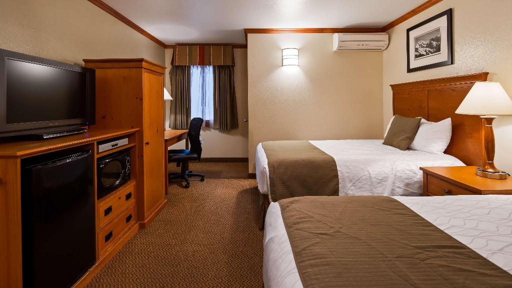 Edgewater Hotel