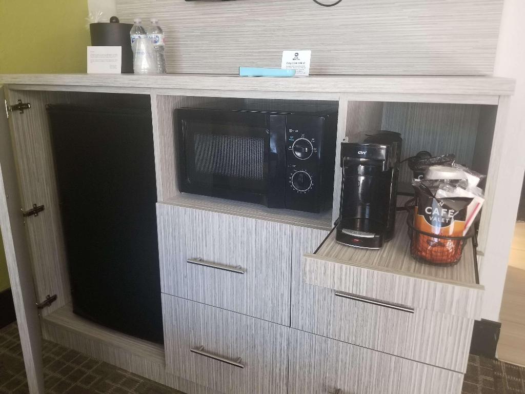 Surestay Innsuites Phoenix Hotel & Suites By Bw