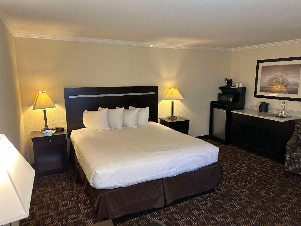 Best Western Plus Inn Of Hayward