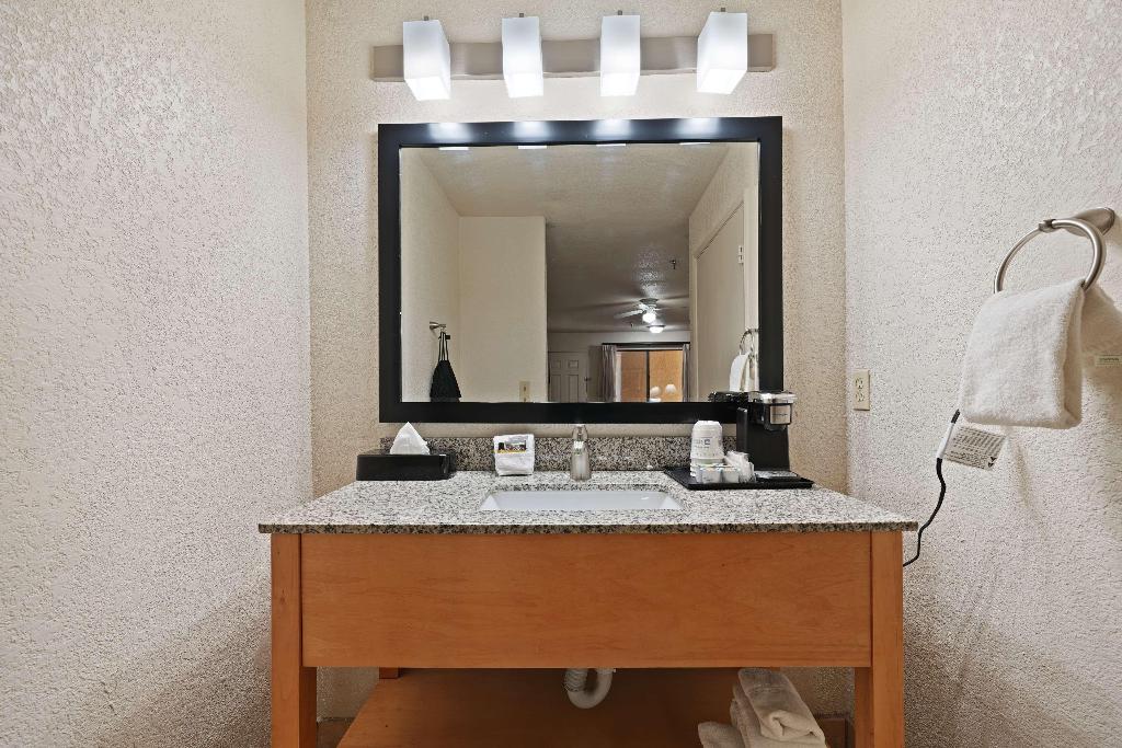 Best Western Plus Executive Inn & Suites