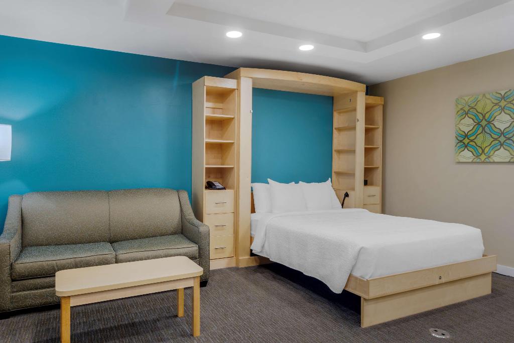 Best Western Plus South Coast Inn