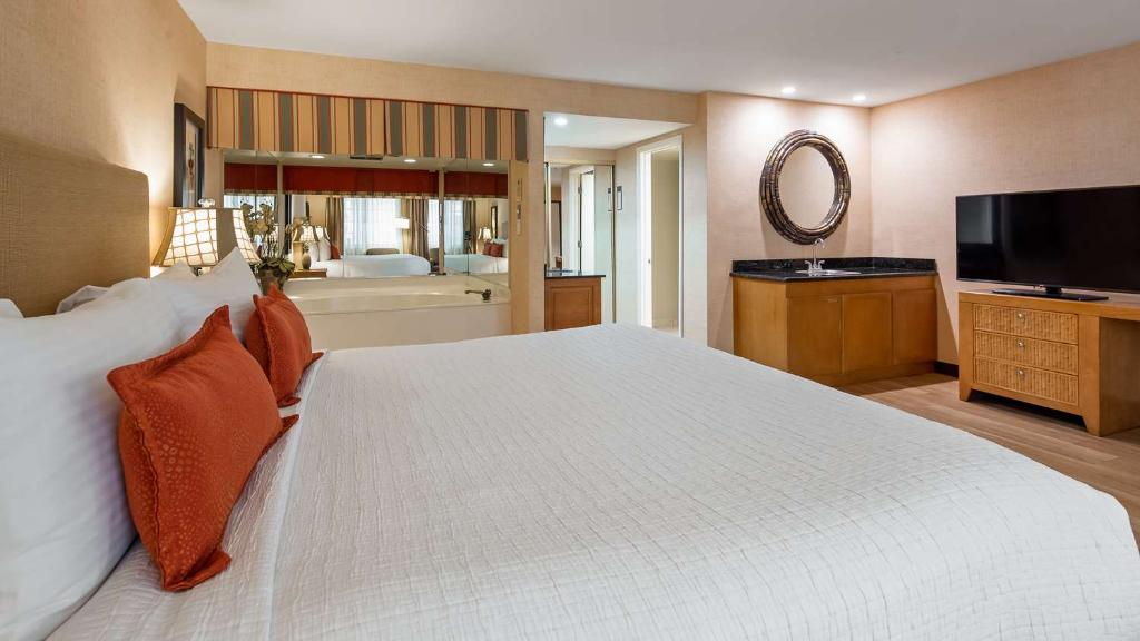 Best Western Plus Las Brisas Hotel