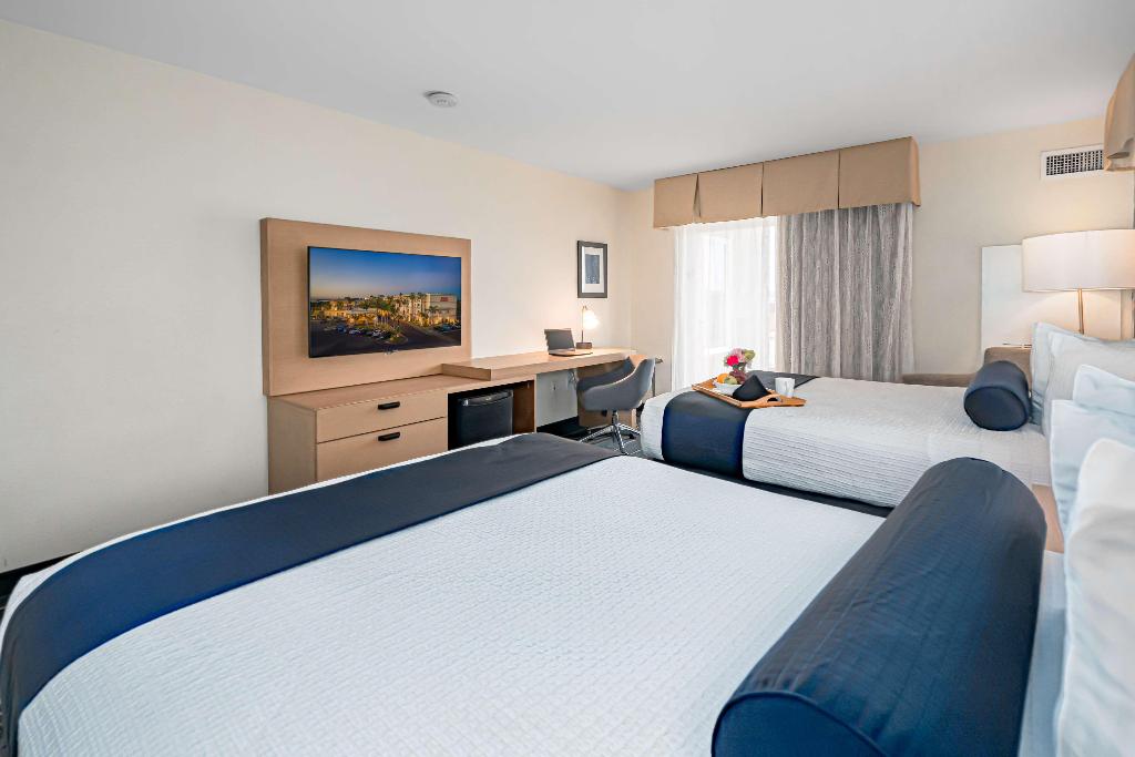 Best Western Plus Marina Gateway Hotel