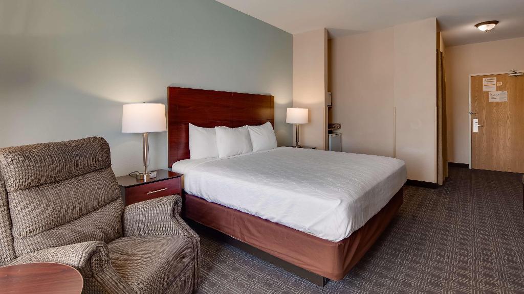 Best Western Plus Gateway Inn & Suites