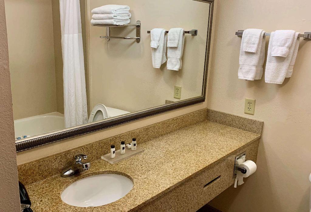 Country Inn & Suites by Radisson, Midway, FL