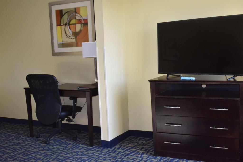 Best Western Plus Brunswick Inn & Suites