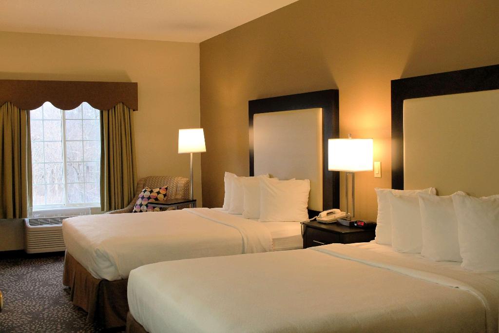 Best Western Plus Des Moines West Inn & Suites