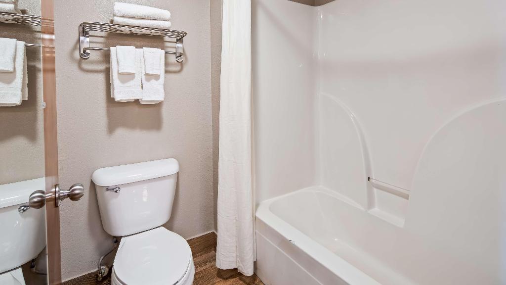 Red Roof Inn & Suites Jackson – Richland